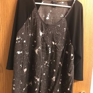 Torrid Size 2 Splatter baseball button up.